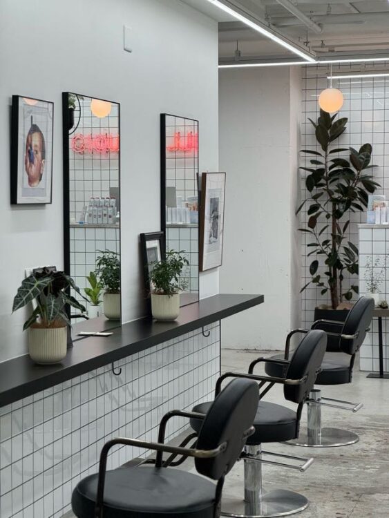 美容院　店舗グリーンコーディネート